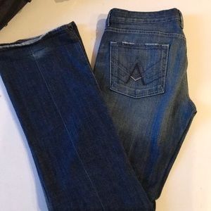 Barely worn, “A Pocket” 7 jeans!